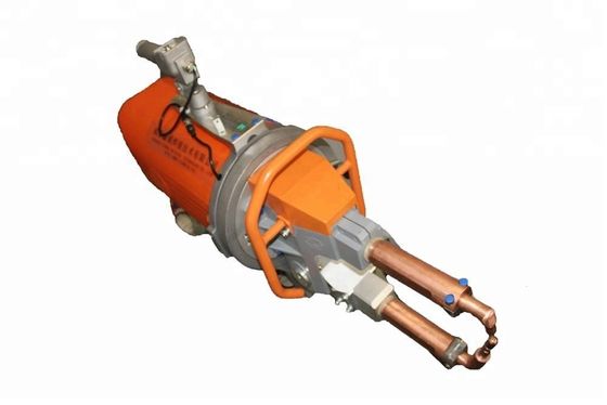 Une machine de soudage à points portable, en aluminium à 380V.