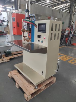 Machines de soudage à décharge pour composants électroniques