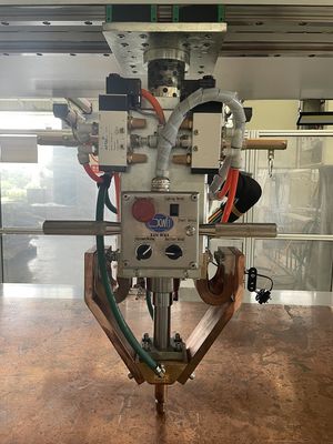 Machine faite sur commande industrielle d'équipement de soudure de soudeuse de tache de Tableau de toit de résistance