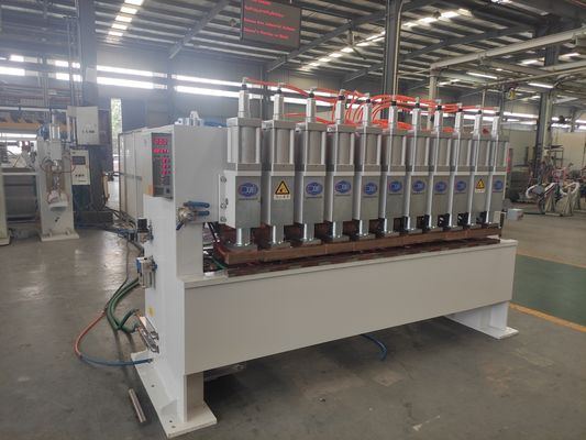 Machine de soudage automatique multi-point pour les portes galvanisées